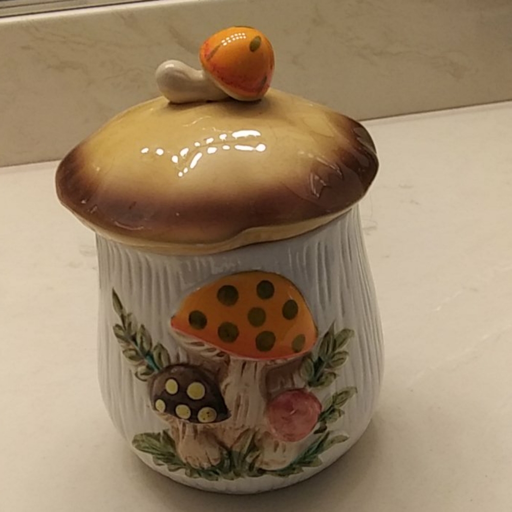 Merry Mushroom Canister 7"